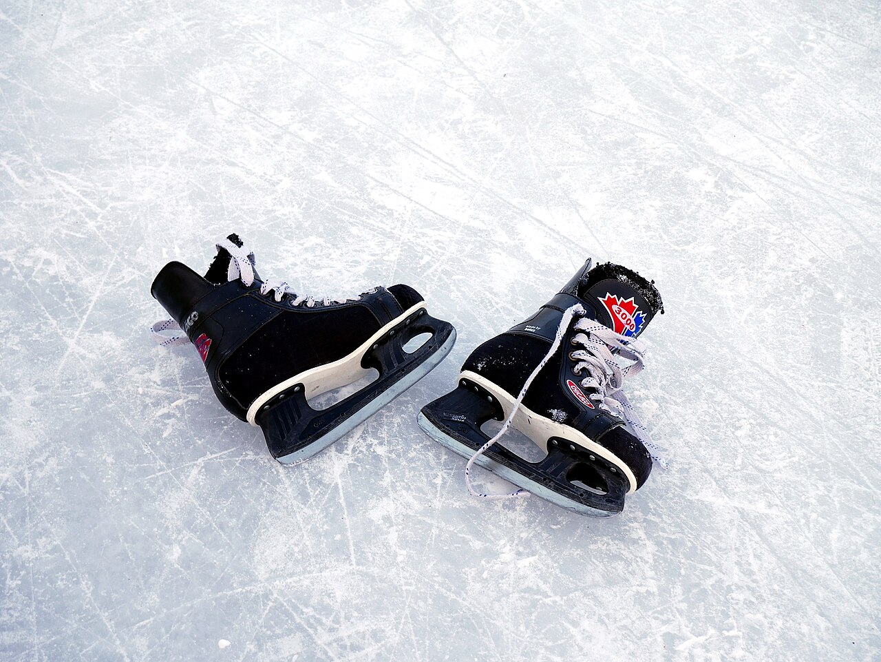 CCM hockey skates, barely used
